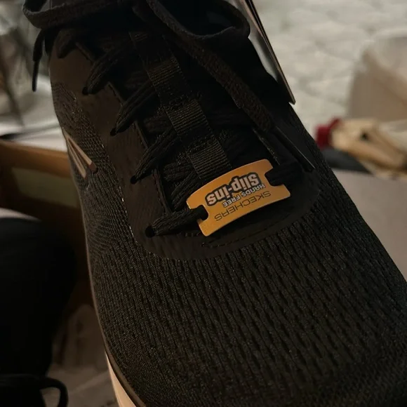 Skechers slip Ins Men's Black and White Athletic Shoes. Extra wide - Picture 4 of 4